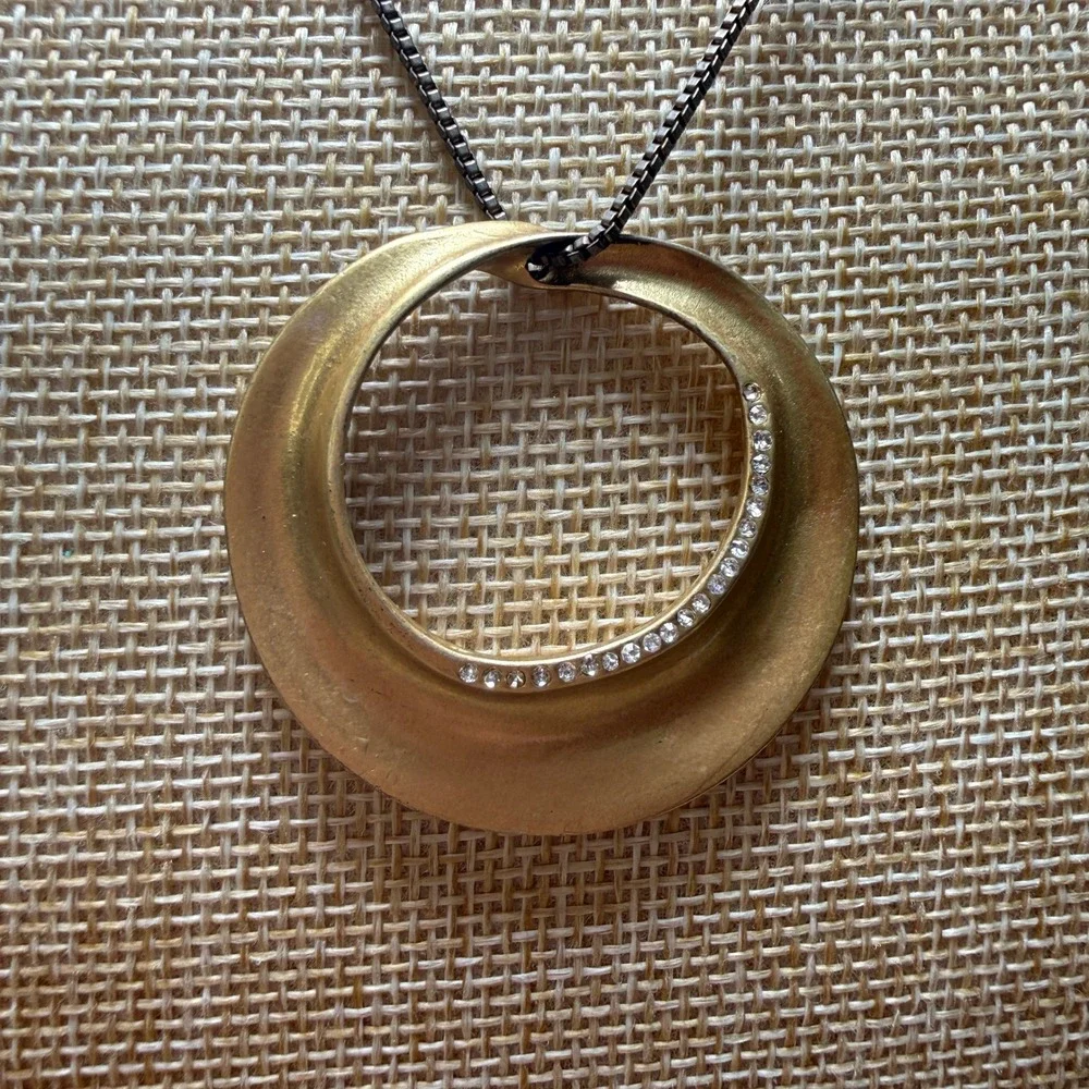 Circle‎ Pendant Necklace Gold Tone Crystal Minimalist Elegant Statement